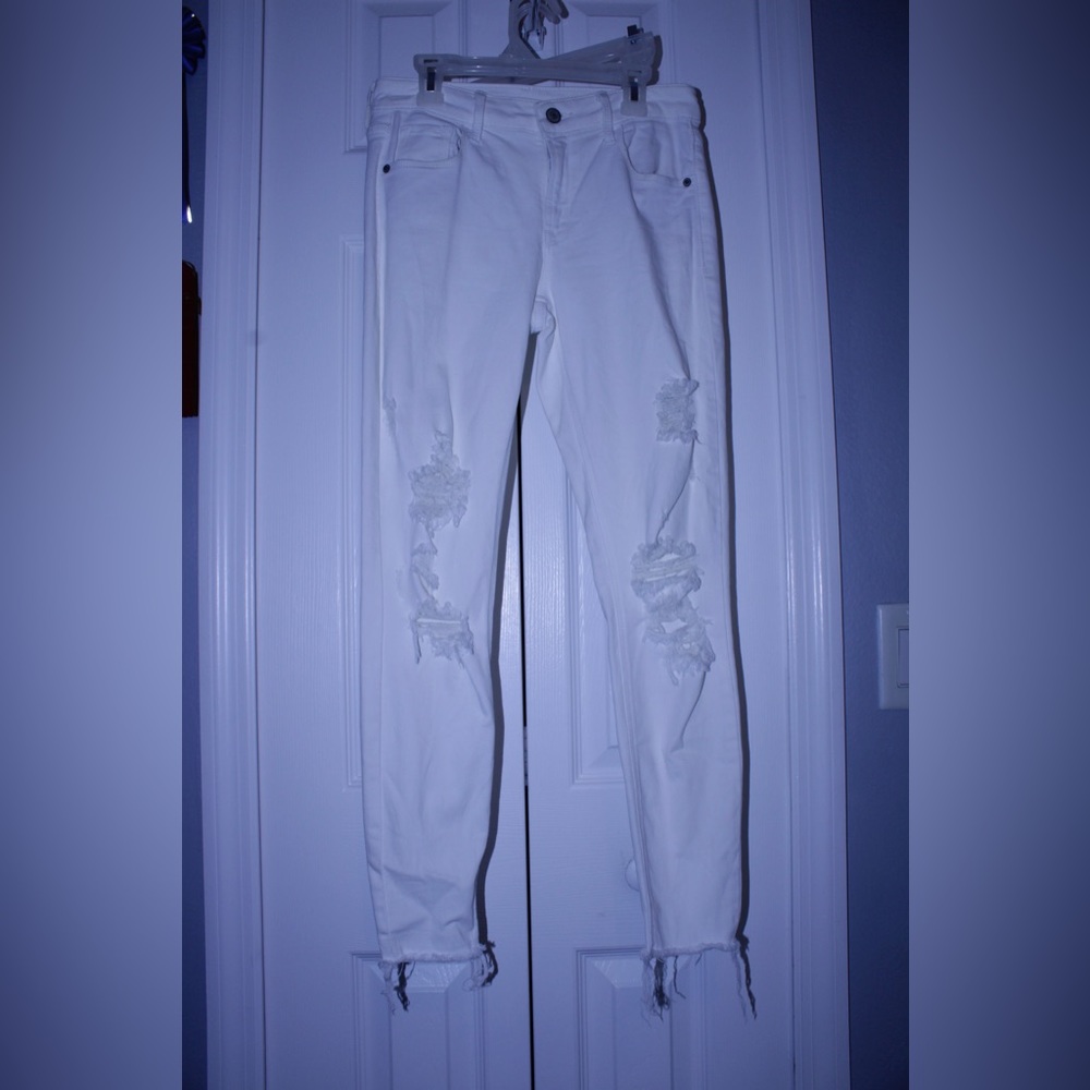 Ripped white skinny jeans